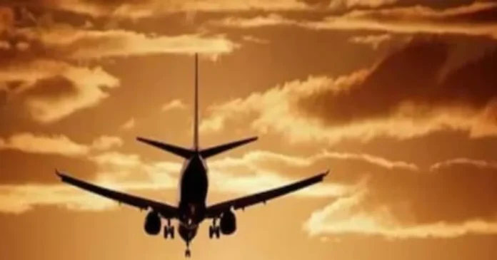 American citizen had to inform about the bomb in the plane, because of this he was arrested!

