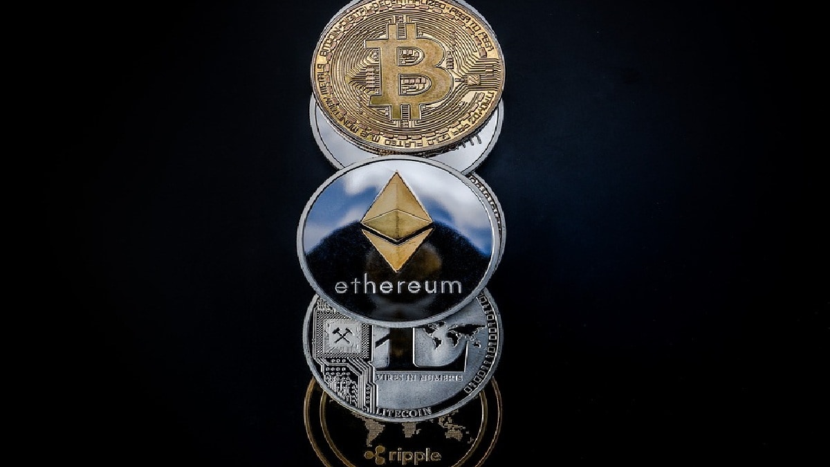 BTC, ETH see small price movements, crypto price chart shows BTC, ETH See Small Price Fluctuations, Crypto Price Chart Reflects Mix of Reds and Greens