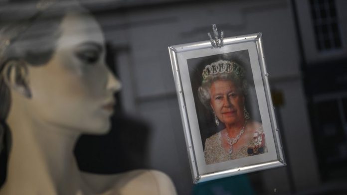 Le discours d'Adam Smith prônant le modèle stoïcien du devoir rappelle celui d'Elizabeth II, elle qui n'est jamais passée pour une économiste libérale.