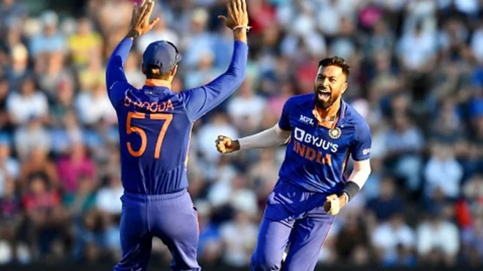 Cricket News IND vs SA T20I-Series Shreyas Iyer Umesh Yadav IND vs SA: हार्दिक पांड्या यांच्यानंतर दीपक हुडा टीम इंडियातून बाहेर, या 3 खेळाडूंना संधी