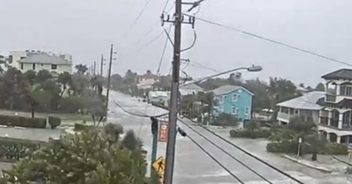 Dangerous cyclone 'Ian' wreaks havoc in Florida, see how the Dangerous cyclone 'Ian' wreaks havoc in Florida, see how the city submerged in time-lapse video