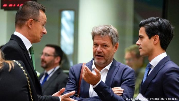 EU seeks cap for energy prices boiling over | Europe Belgium | Special meeting of EU energy ministers in Brussels