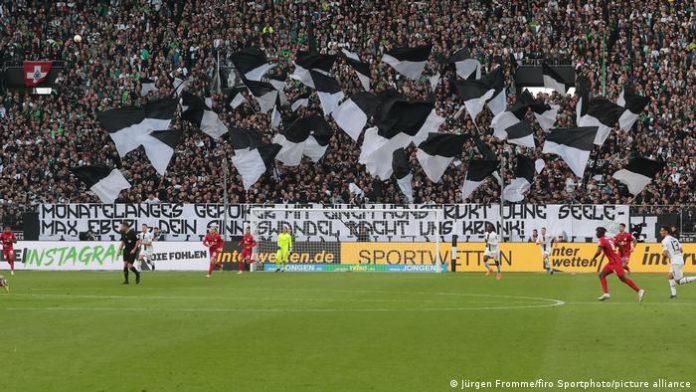 Eberl becomes sports director in Leipzig | Sports | DW The picture shows a banner in the curve of the Mönchengladbach fans in the stadium. It reads: Months of retching with a construct without a soul - Max Eberl, your change of heart is making us sick.