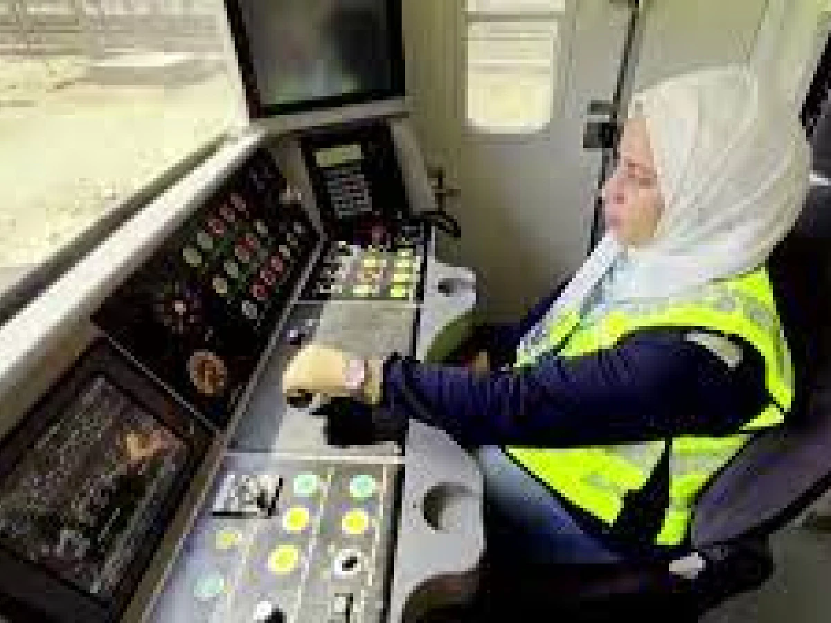 Egypt: 2 women became metro drivers for the first time Egypt: 2 women became metro drivers for the first time in the country's capital Cairo! go to full story