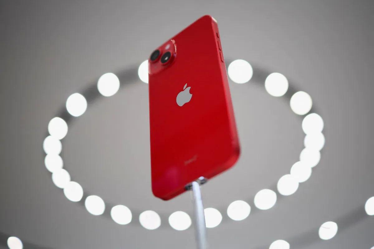 Elon Musk says SpaceX had 'promising' talks with Apple over Elon Musk Says SpaceX Had ‘Promising’ Talks With Apple Over Satellite Service for iPhones