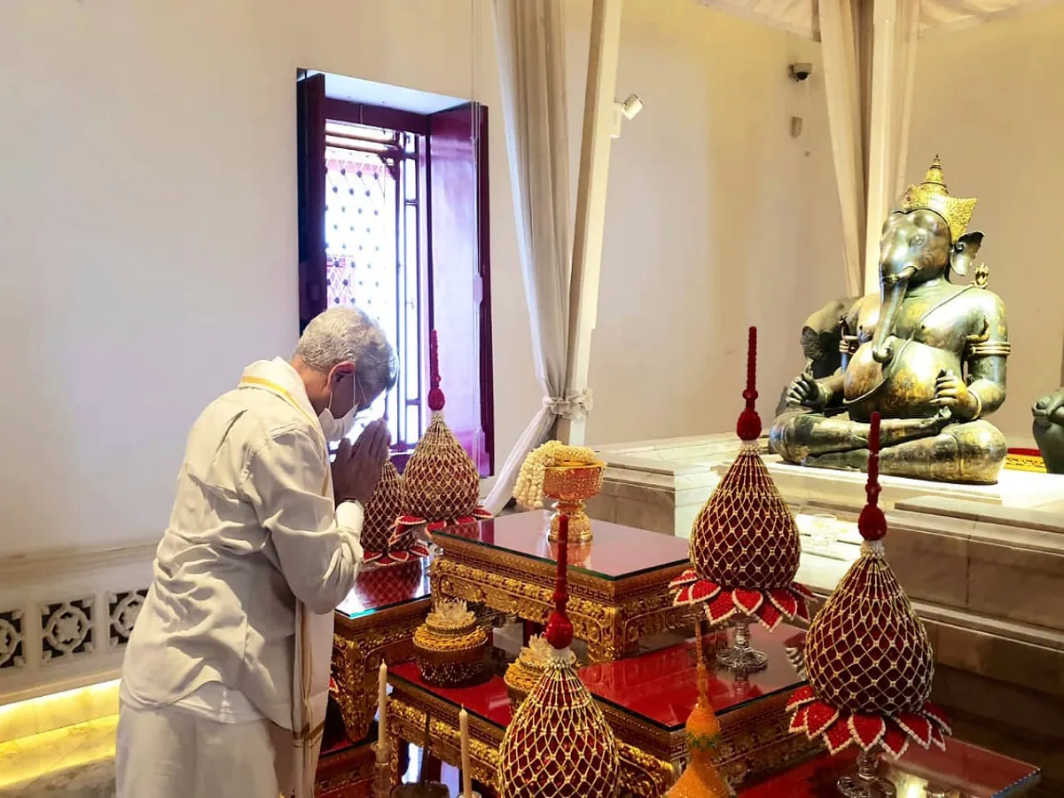 External Affairs Minister S.K. visited Hindu temples in Thailand. Jaishankar External Affairs Minister S.K. visited Hindu temples in Thailand. Jaishankar shared the picture on Twitter