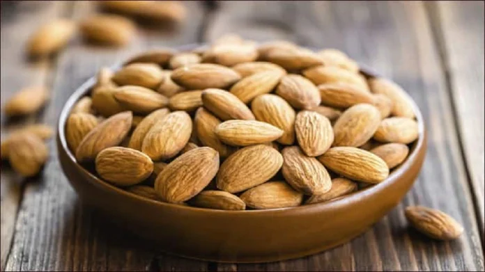 Health news: Benefits of soaked almonds Health tips भिजवलेले बदाम खाण्याचे 'हे' आहेत फायदे...