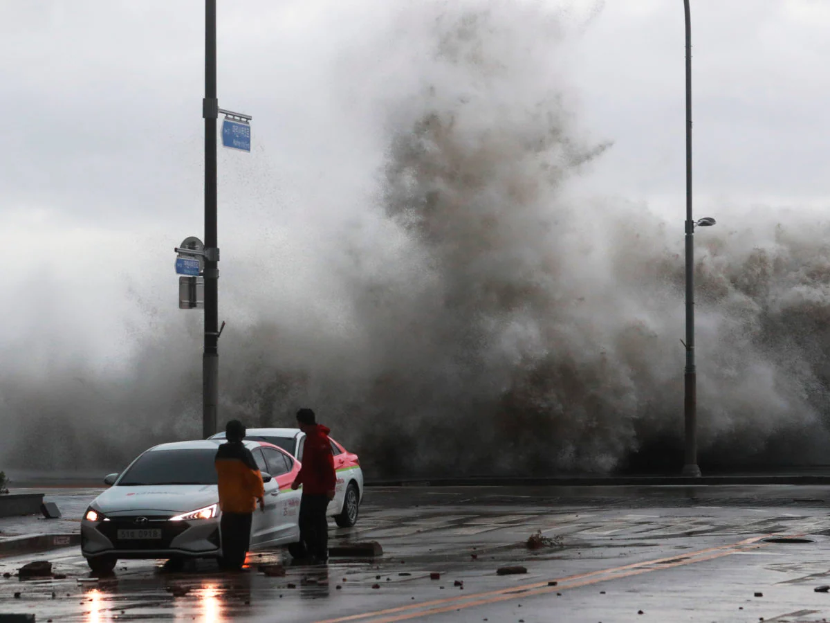Heavy damage due to cyclone Hinamor in South Korea, power Heavy damage due to cyclone Hinamor in South Korea, power failure of 20 thousand houses
