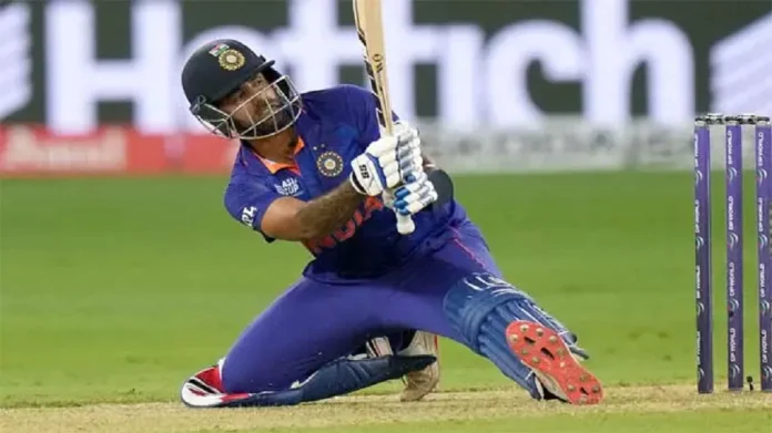 India vs Australia T20 Series 2022 Team India Suryakumar Yadav Suryakumar Yadav : सूर्याच्या 'नो लुक शॉट' चा swag आणि पंड्याचा गॉल्फ चिप