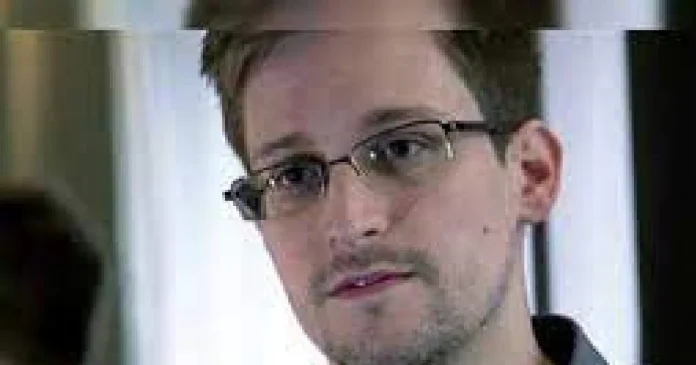  It's President Putin's turn to piss off Americans!  'Whistleblower' Edward Snowden granted Russian citizenship

