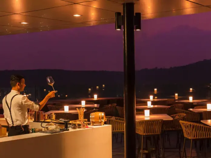 Municipal corporation crackdown on roof top hotels and bars in Pune

