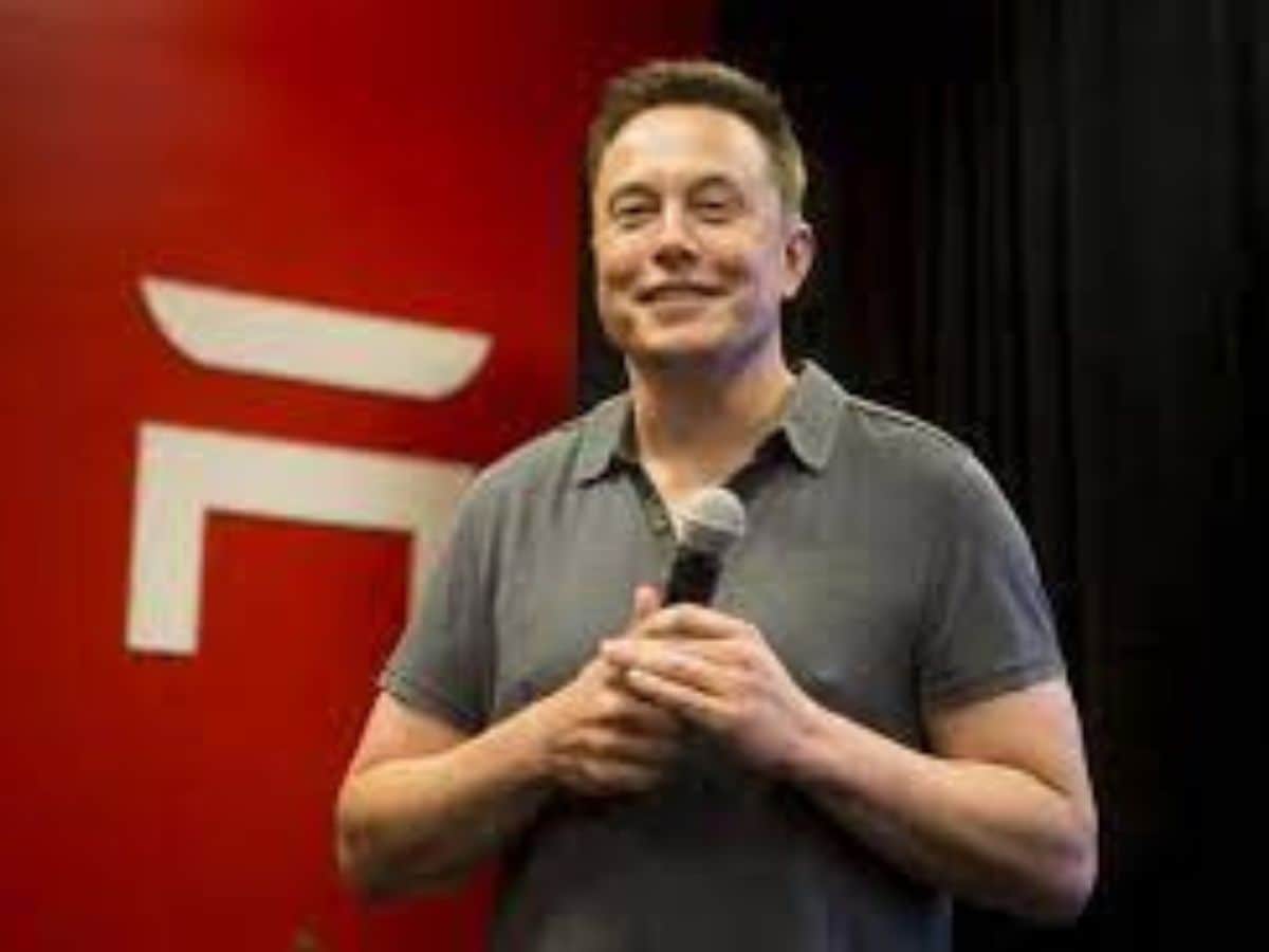 Musk eyes Manchester United after Twitter deal fails, tweets big Musk eyes Manchester United after Twitter deal fails, tweets big announcement