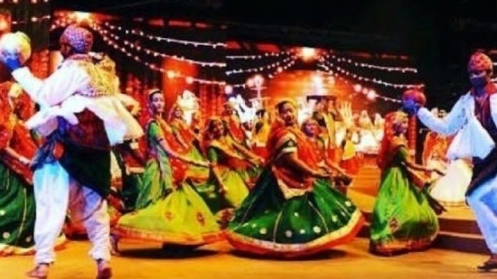 Navratri festival : गुजरात येथे गरब्यात मोठा धक्कादायक प्रकार