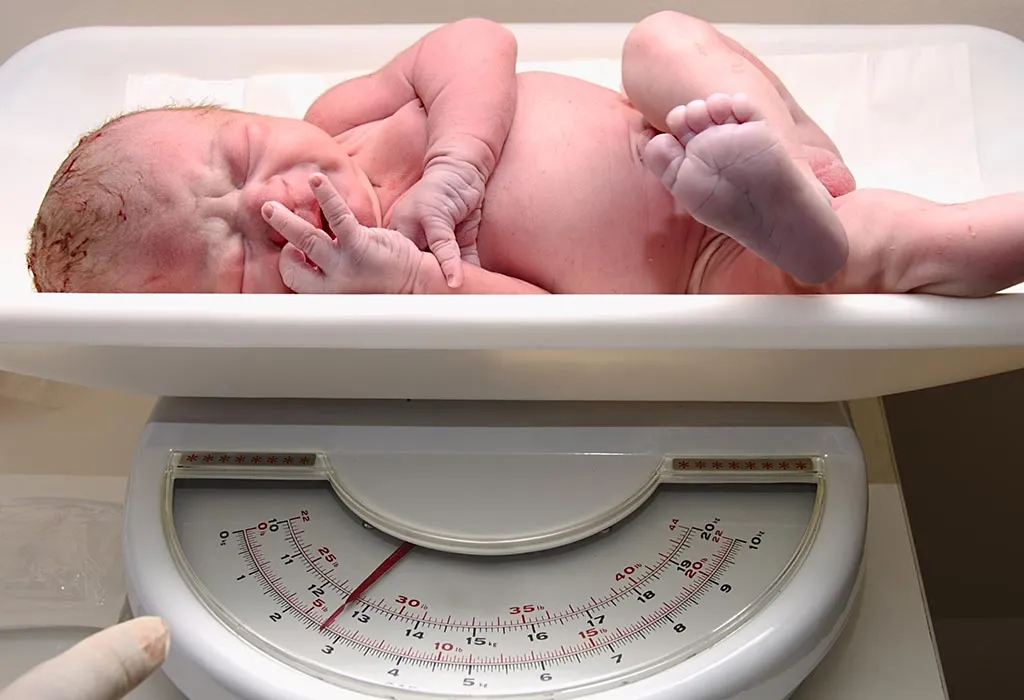 Newborn baby weight gain - what is normal and what What is the average weight of a newborn baby?