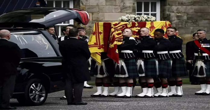 Queen Elizabeth II funeral, Britain's Queen Elizabeth's funeral procession begins, 500 leaders, a million people attend - Queen Elizabeth II funeral remains in Britain to bid farewell to her beloved monarch at Westminster Abbey in London

