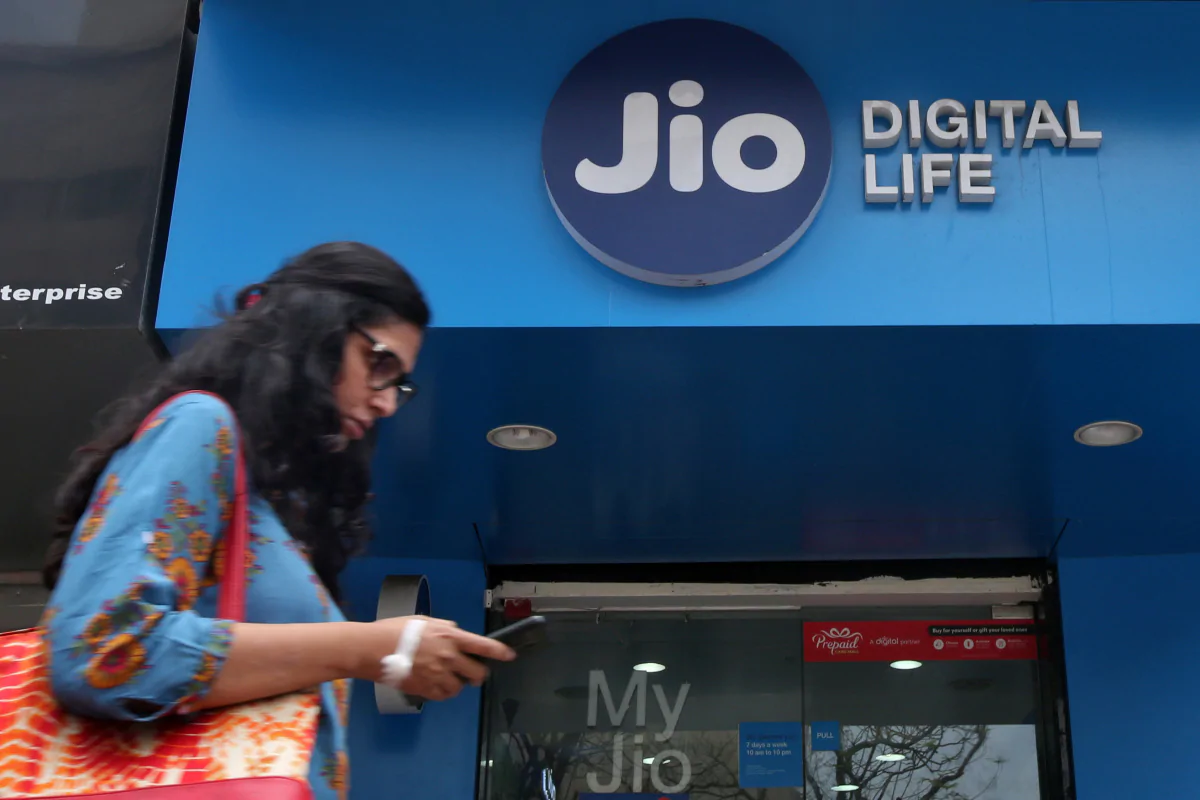 Reliance Jio receives letter of intent from DoT for setting Reliance Jio Receives Letter of Intent From Telecom Department to Set Up Mobile Satellite Network