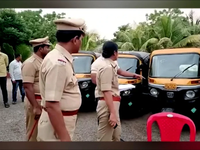 Solapur crime news Big success for MIDC police in Solapur, Solapur crime news Big success for MIDC police in Solapur, 16 stolen rickshaws recovered from Karnataka