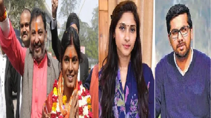The husband cut the wife's ticket and where the husband's नवऱ्यामुळे बायकोचं आणि कुठे बायकोमुळे नवऱ्याचे कापले तिकीट!