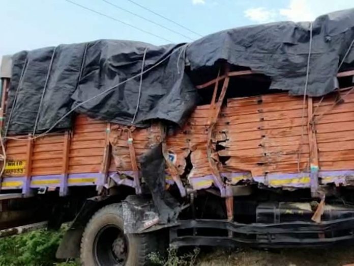 Three laborers died in travel and Eicher accident in Nandurbari

