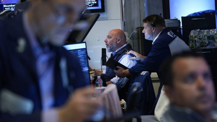 Use of WhatsApp: Wall Street banks pay $ 1.82 billion Au total, 16 établissements financiers ont des accords avec la Securities and Exchange Commission (Sec) pour solder cette affaire.