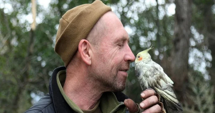 When Ukraine's army fighting a war with Russia saved the parrot, know the full story

