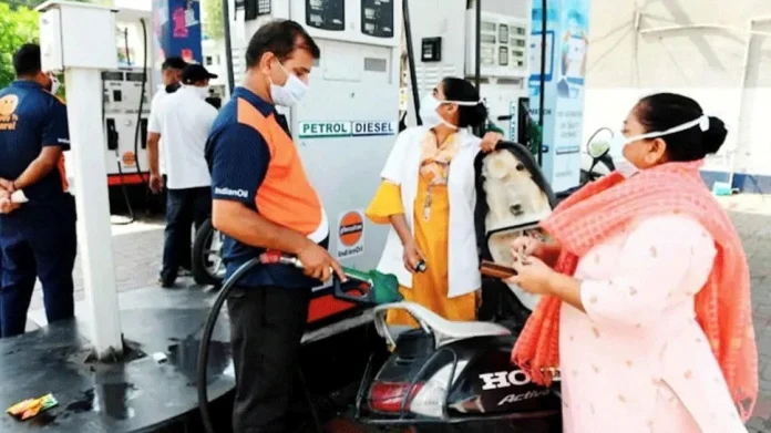 Petrol Price Today: 'या' शहरात वाढले पेट्रोल-डिझेलचे दर; वाचा आजचे दर     