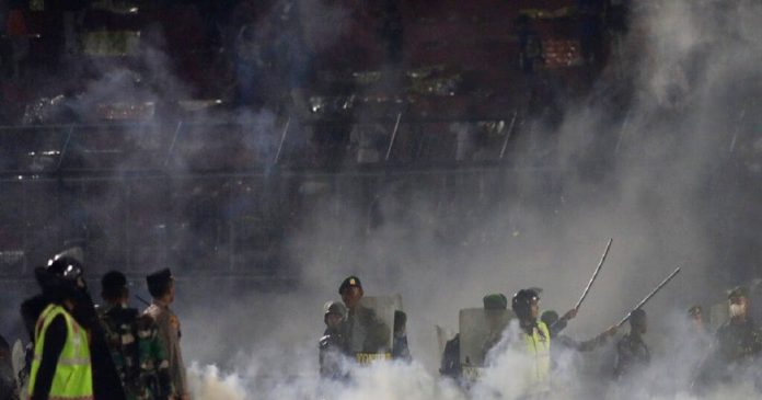 A 90-minute match and then an hour-long test of death... A 90-minute match and then an hour-long test of death... Watch in the video how the dead bodies were kept in the stadium