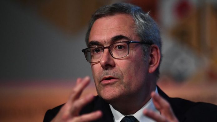 A French candidate to head the European banking rescue net Dominique Laboureix est secrétaire général de l'ACPR depuis fin 2019.