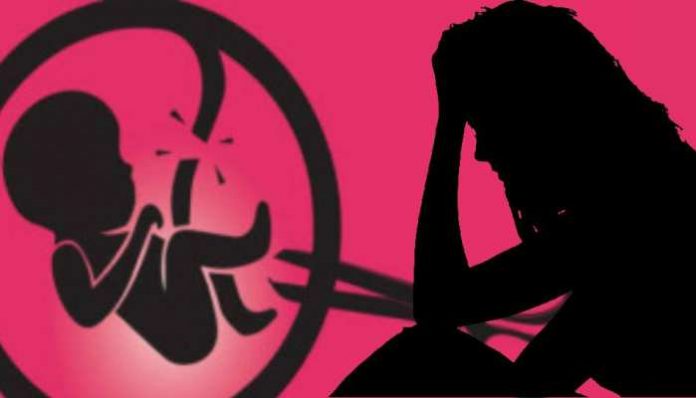 Abortion, unsafe abortion kills 8 women every day in India असुरक्षित गर्भपातामुळे दररोज 8 महिलांचा मृत्यू, गर्भपाताची धक्कादायक कारणं आली पुढे