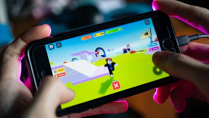 Advertising is making its way into video games L'univers virtuel Roblox compte aujourd'hui 58,5 millions de joueurs au quotidien.