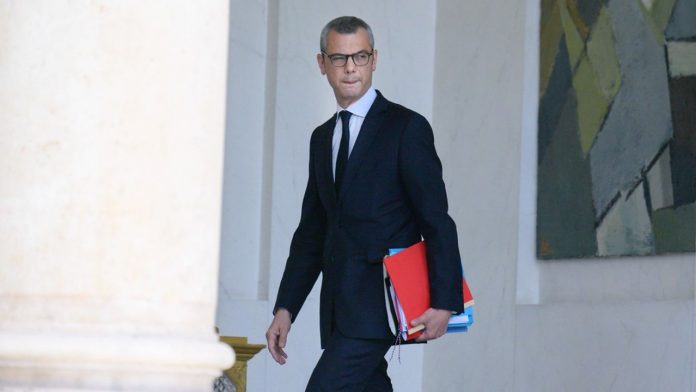 Alexis Kohler, indicted in the MSC case, disputes any offense Alexis Kohler avait rejoint MSC en 2016, quelques mois avant de démissionner pour prendre le poste de secrétaire général de l'Elysée après l'élection d'Emmanuel Macron, en mai 2017.