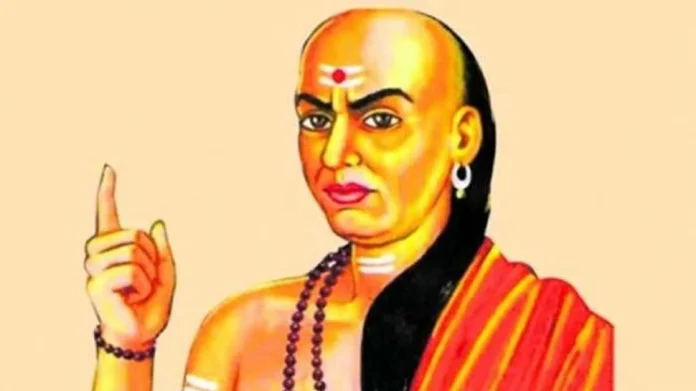Chanakya Niti The married life of these men lasts long Chanakya Niti: या पुरुषांचे Love Life दीर्घकाळ टिकते, स्त्रियाही खूश राहतात