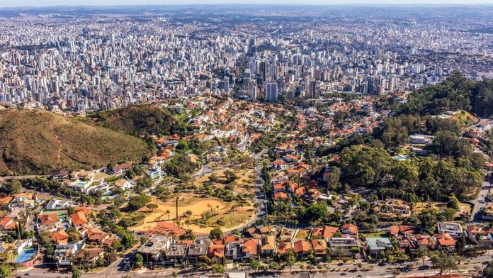 L'Etat du Minas Gerais, dont la capitale est Belo Horizonte (en photo), a une superficie supérieure à celle de la France (586.000 km2).