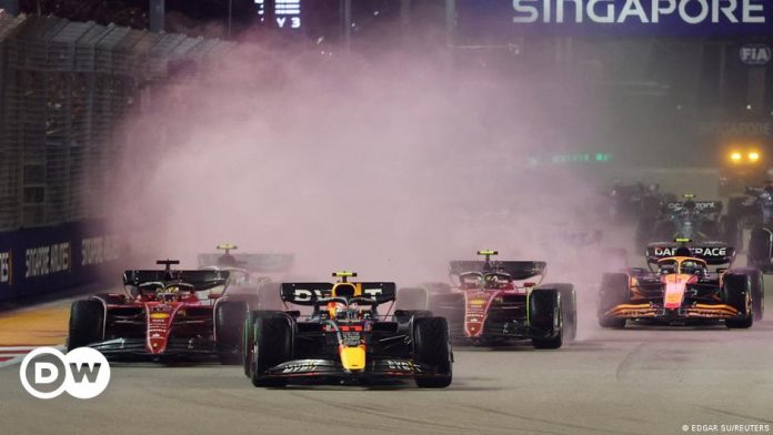  Singapore Grand Prix: Perez wins, Verstappen misses early title win |  Sports |  DW
