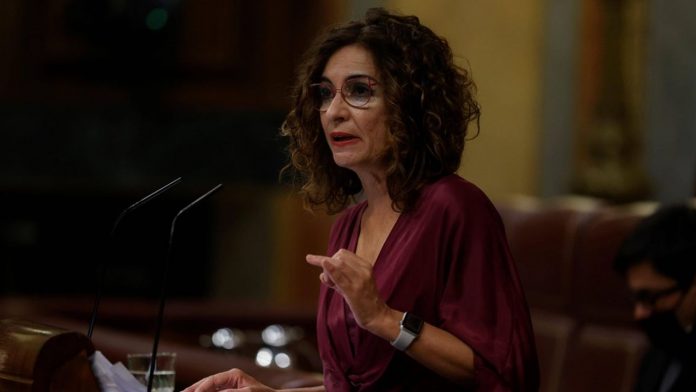Spain creates a temporary solidarity tax on wealth « Face aux chamanes fiscaux, ce gouvernement applique des mesures sélectives et chirurgicales », affirme la ministre espagnole du budget, Maria Jesus Montero.