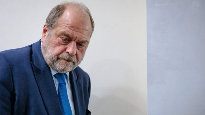 Suspicions of conflicts of interest: Dupond-Moretti sent to trial L'ex-avocat devra désormais convaincre Emmanuel Macron que ses ennuis judiciaires, sans précédent pour un garde des Sceaux, n'entraveront pas sa mission.