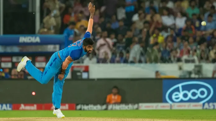 T20 World Cup 2022 BCCI will soon replace Jasprit Bumrah T 20 World Cup 2022 मध्ये जसप्रीत बुमराहच्या जागी कुणाला संधी? बीसीसीआयने अखेर सांगितलं