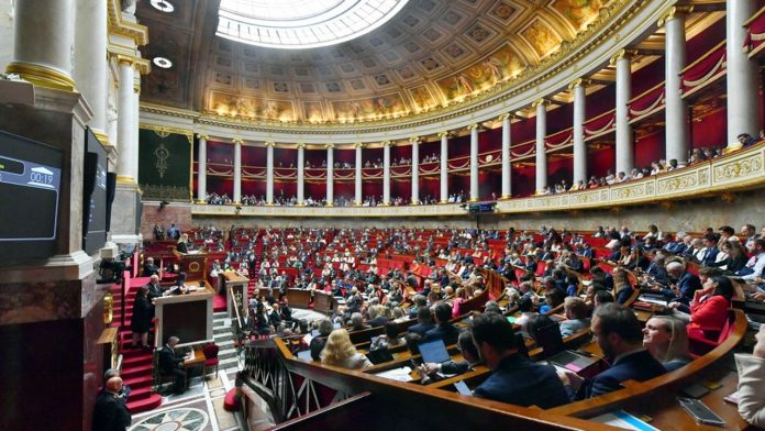 Entre le budget et la réforme des retraites, la session ordinaire du Parlement qui s'ouvre ce lundi s'annonce déjà explosive.