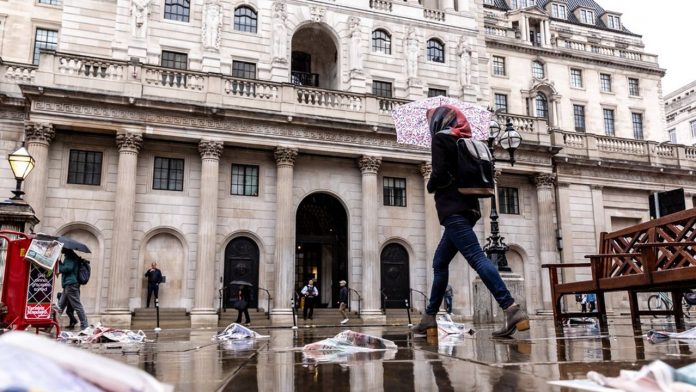 opinion | Central banks at war with the markets? La Banque d'Angleterre a lancé un programme d'achat en urgence face à la flambée des taux britanniques.