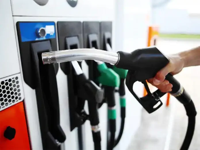 petrol diesel price today 03 October 2022 petrol diesel price petrol diesel price today 03 October 2022 petrol diesel price in delhi mumbai check latest rate here maharashtra marathi news