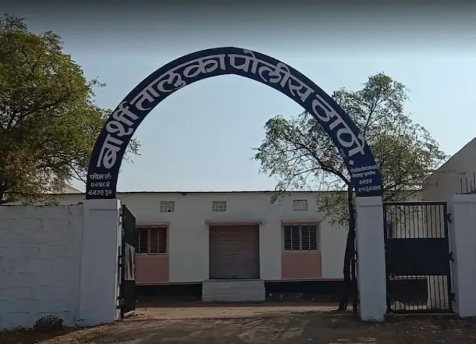 solapur barshi kuslam news woman commits suicide with two children

